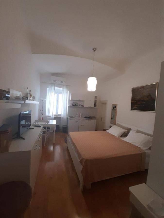 Mulo Stanicica Tivat Exterior photo